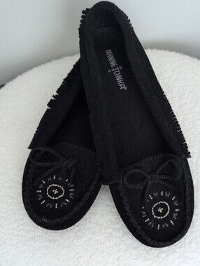 Minnetonka Black Suede Beaded Moccasins with Fringe 8.5